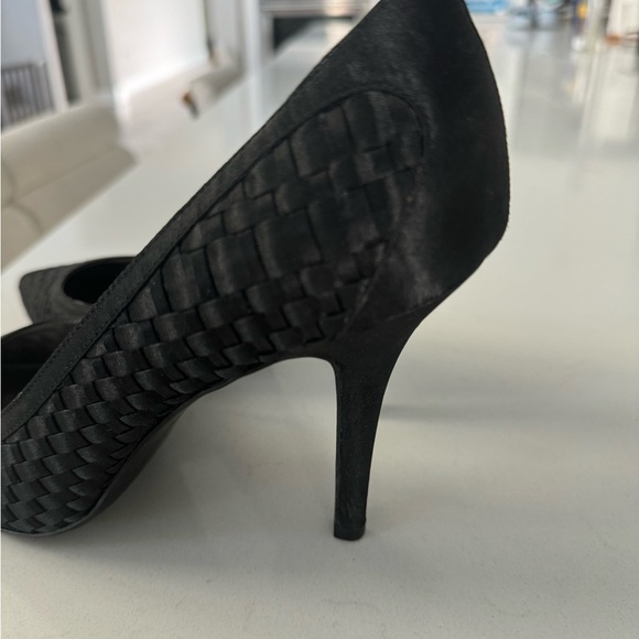 Chinese Laundry Fabric 4” Heel Pumps - Picture 2 of 6